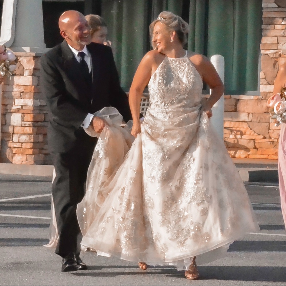 🌹Rare Limited Edition! My Wedding Dress is for Sale! - Picture 4 of 9